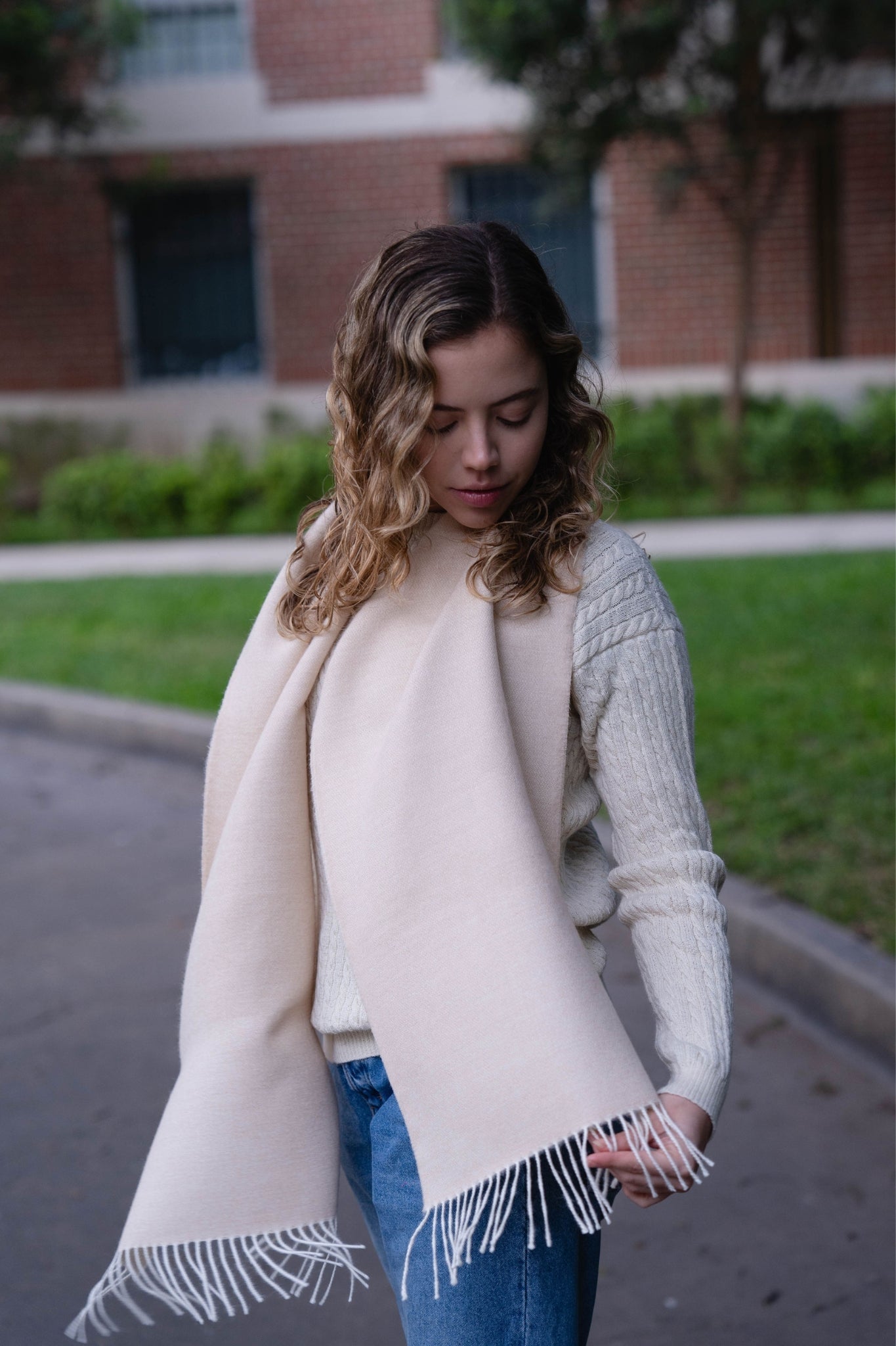 BUFANDA BLANCO Y BEIGE - 100% BABY ALPACA