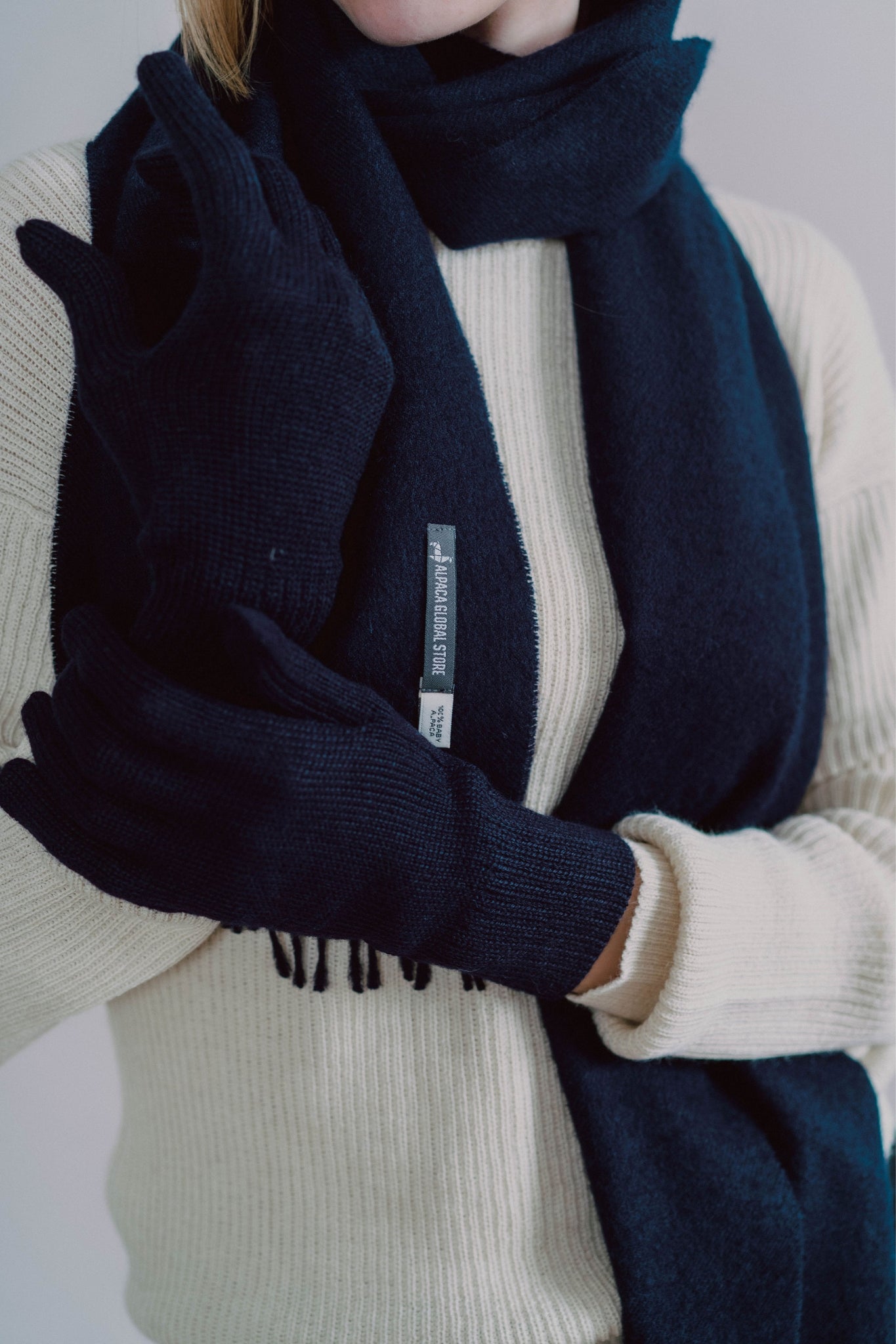 BUFANDA Y GUANTES AZUL - 100% BABY ALPACA