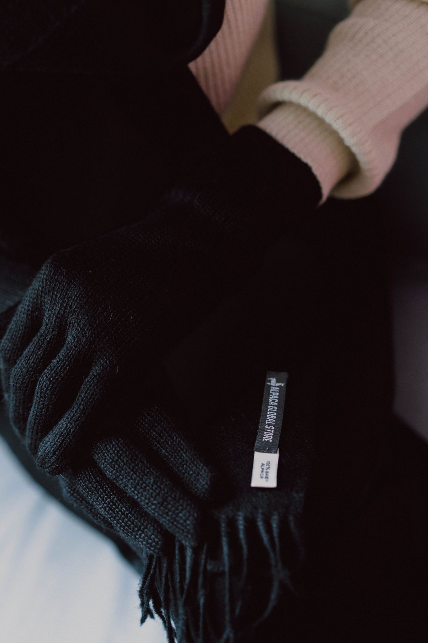 BUFANDA Y GUANTES NEGRO - 100% BABY ALPACA