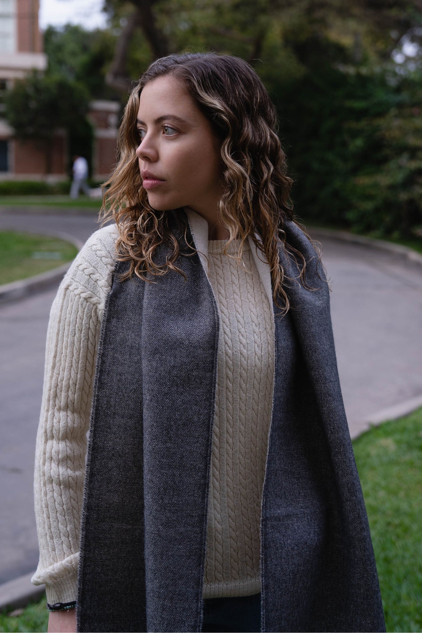 BUFANDA BLANCO Y GRIS - 100% BABY ALPACA